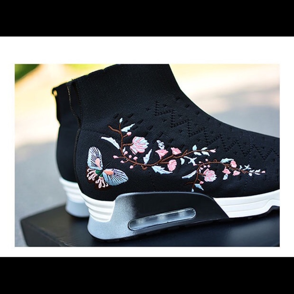 Brand New Sock Shoes (no shoe box) - Picture 2 of 4